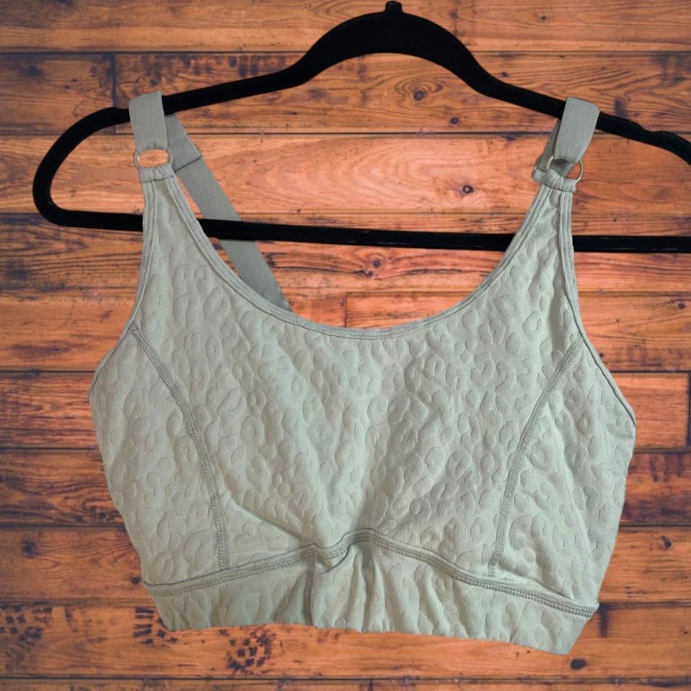 5 for $25🔥Mono B Cheetah Print White‎ Sports Bra Large